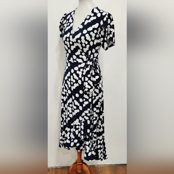 POLKADOT TRUE WRAP DRESS - Picture 4 of 10